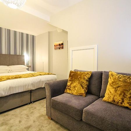 The Scarborough Travel And Holiday Lodge Extérieur photo