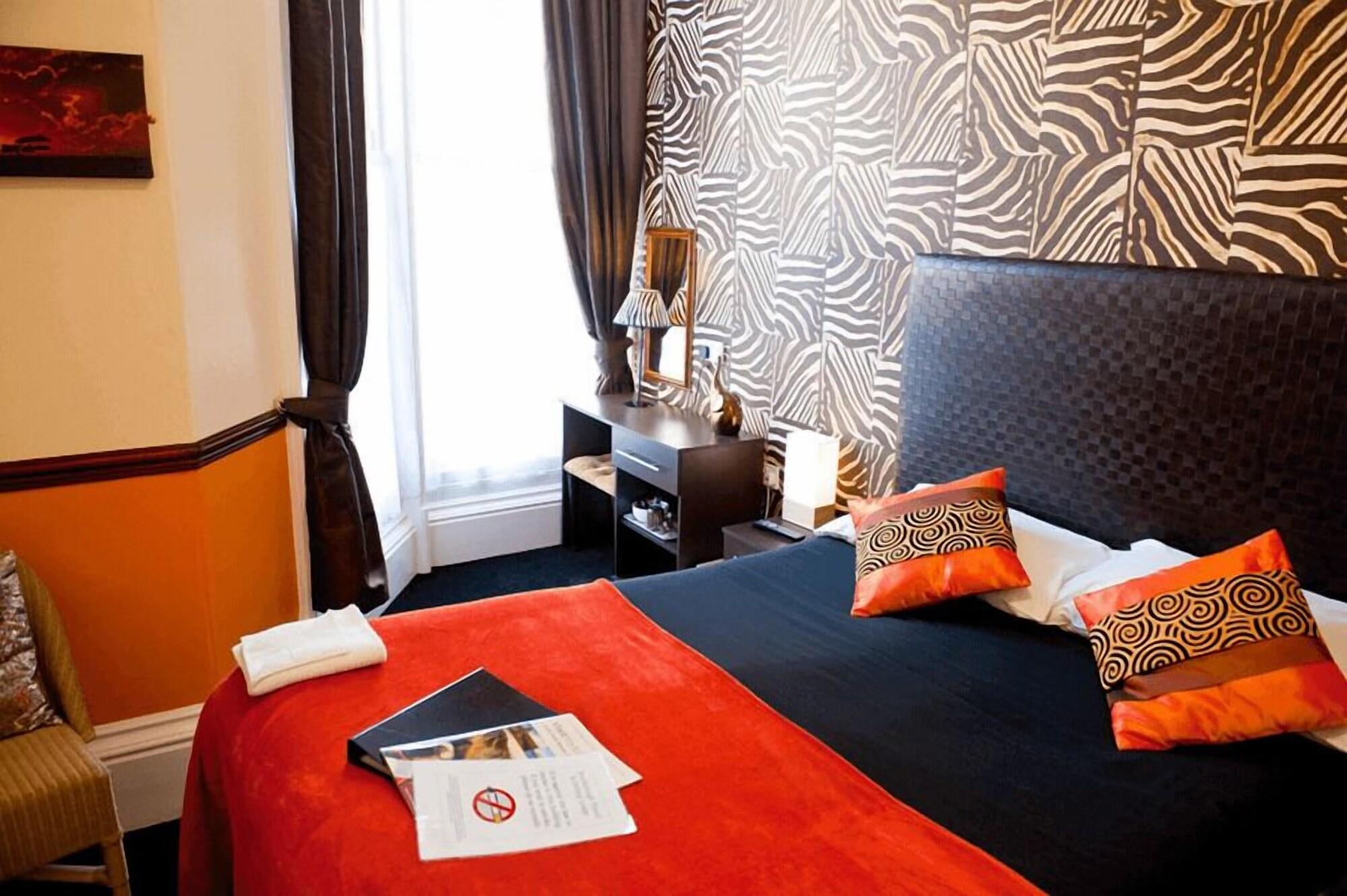 The Scarborough Travel And Holiday Lodge Extérieur photo