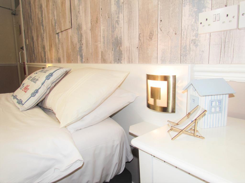 The Scarborough Travel And Holiday Lodge Extérieur photo