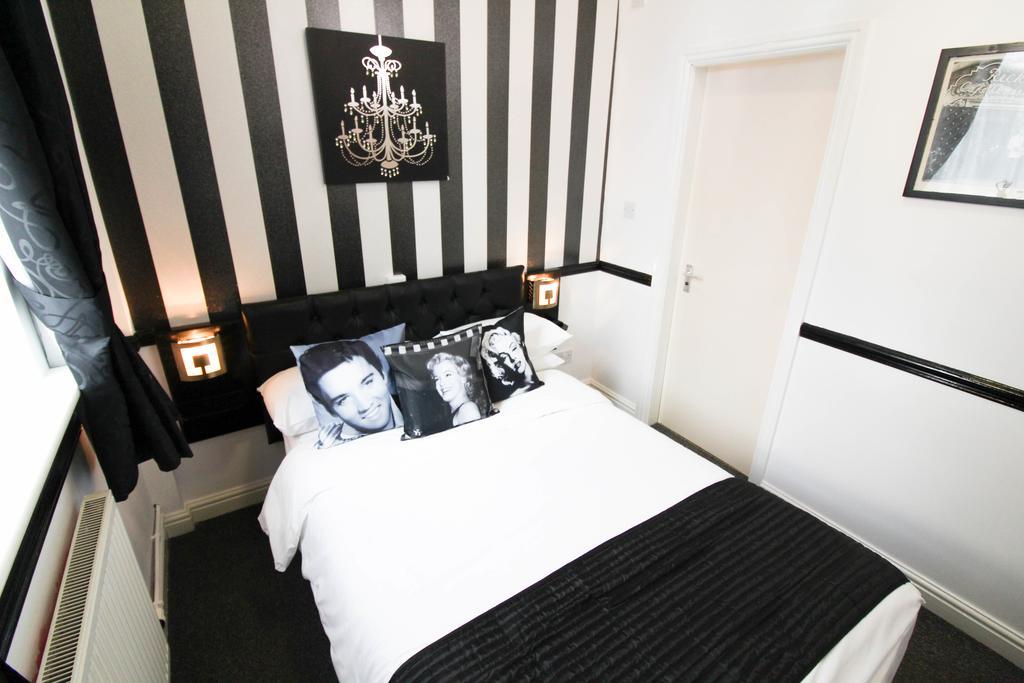 The Scarborough Travel And Holiday Lodge Extérieur photo