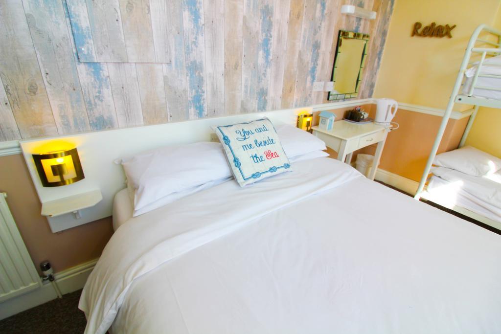 The Scarborough Travel And Holiday Lodge Extérieur photo