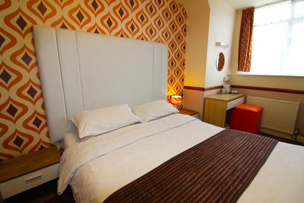 The Scarborough Travel And Holiday Lodge Extérieur photo