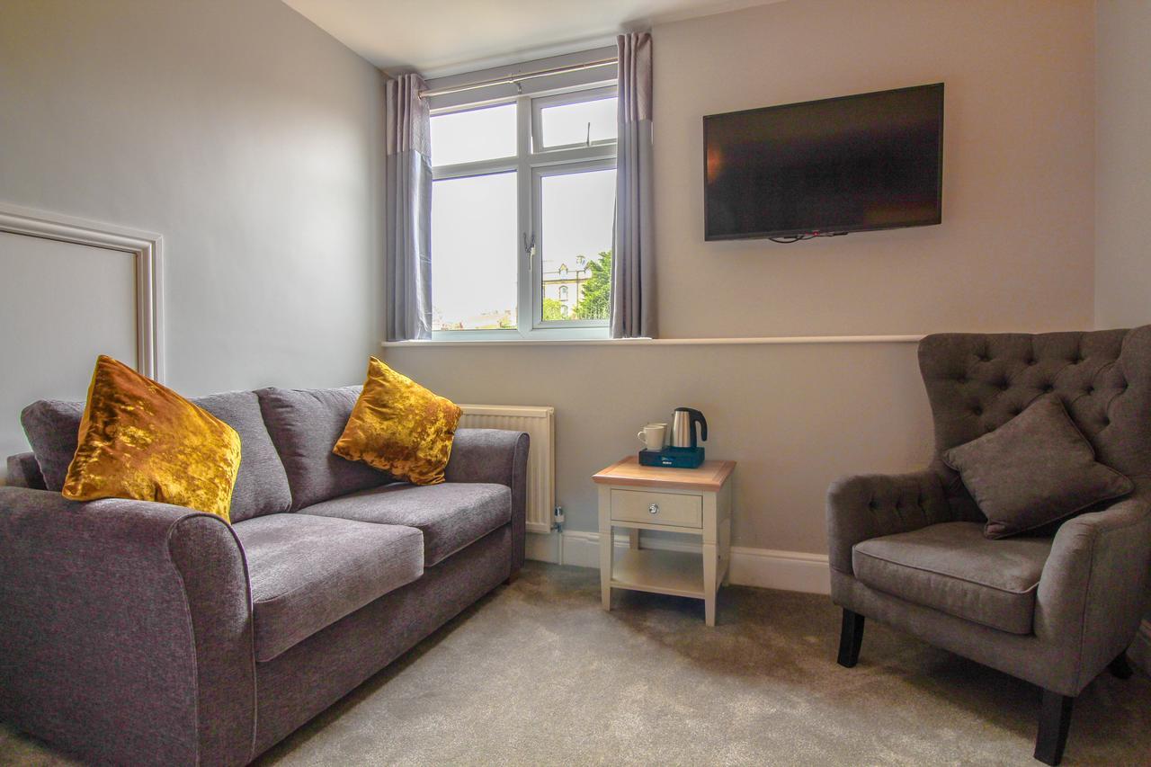 The Scarborough Travel And Holiday Lodge Extérieur photo